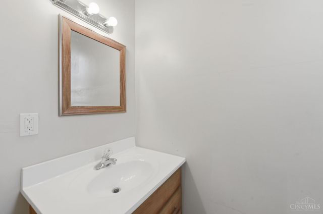 3329 Hackberry Street, Cincinnati, OH 45207