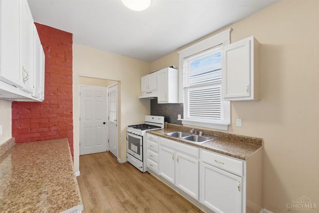 3329 Hackberry Street, Cincinnati, OH 45207