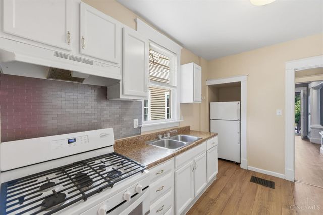 3329 Hackberry Street, Cincinnati, OH 45207