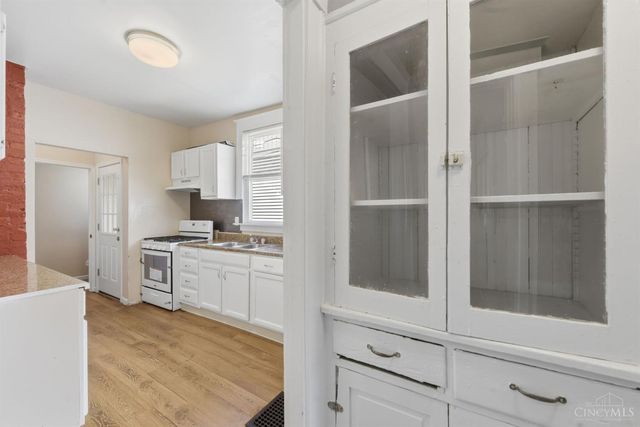 3329 Hackberry Street, Cincinnati, OH 45207