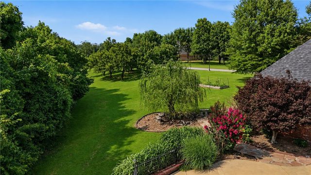 11301 Pembrook Circle, Bentonville, AR 72712