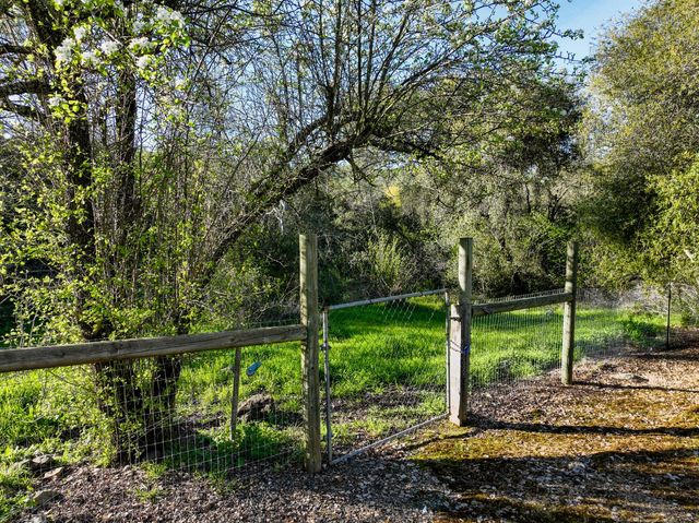 10550 Mooney Flat Rd, Smartsville, CA 95977