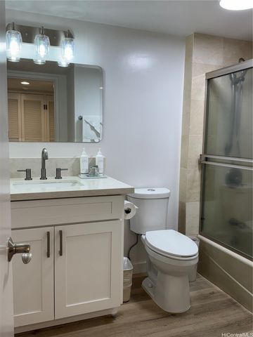 2470 Kalakaua Avenue 504, Honolulu, HI 96815