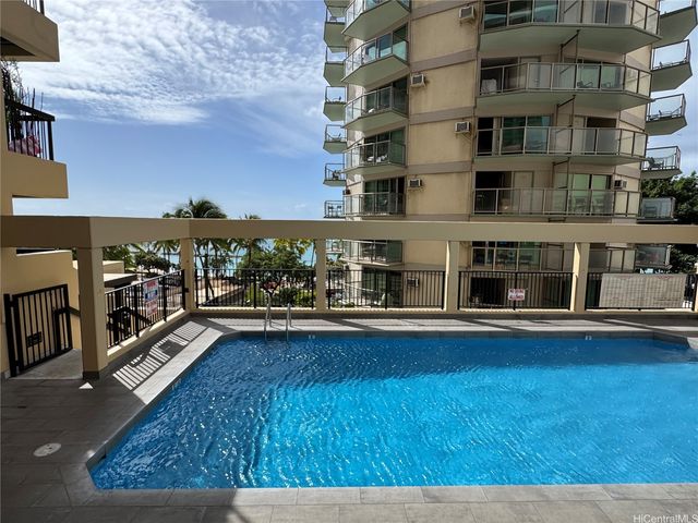 2470 Kalakaua Avenue 504, Honolulu, HI 96815