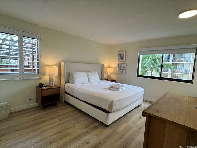 2470 Kalakaua Avenue 504, Honolulu, HI 96815