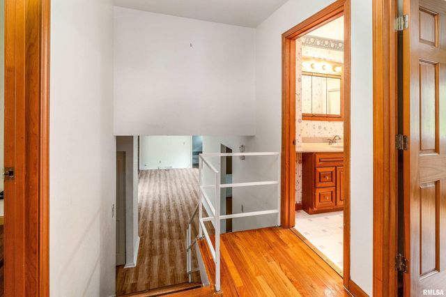 1301 W COURT Street, Carbondale, IL 62901