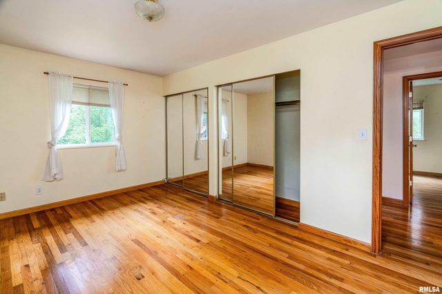 1301 W COURT Street, Carbondale, IL 62901