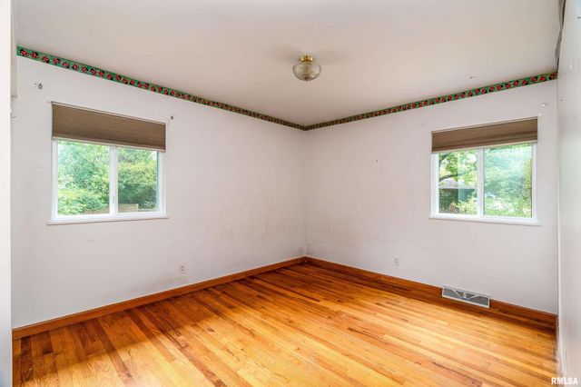 1301 W COURT Street, Carbondale, IL 62901