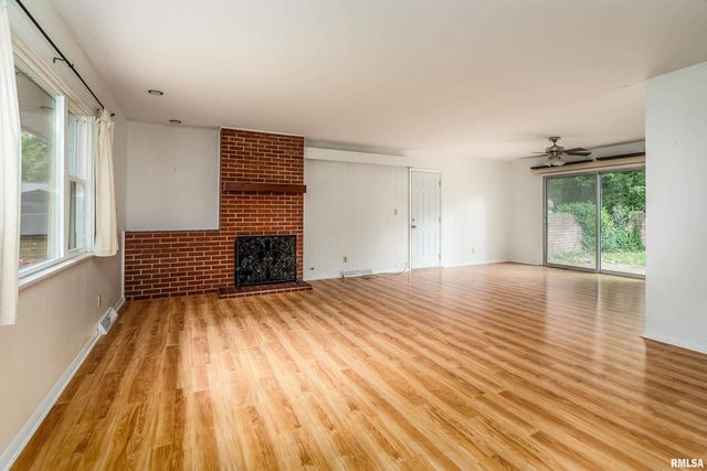 1301 W COURT Street, Carbondale, IL 62901