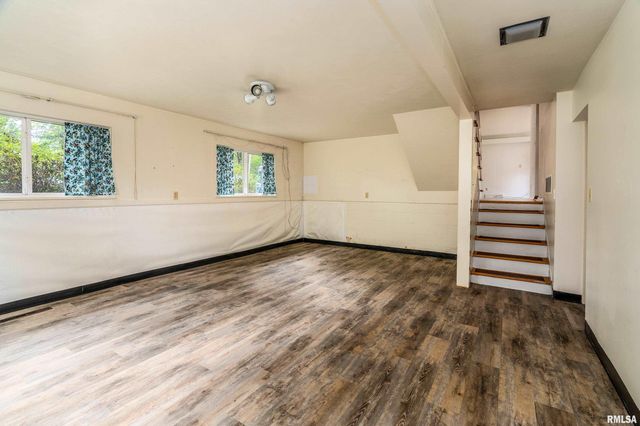 1301 W COURT Street, Carbondale, IL 62901