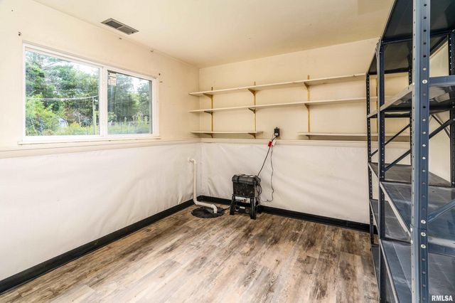 1301 W COURT Street, Carbondale, IL 62901