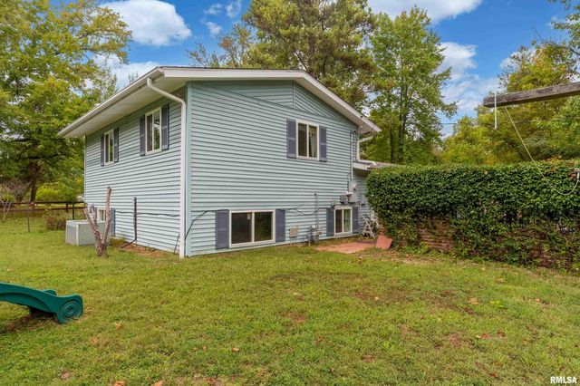 1301 W COURT Street, Carbondale, IL 62901