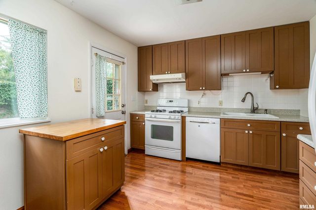 1301 W COURT Street, Carbondale, IL 62901