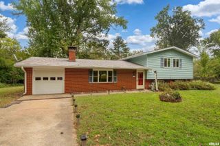 1301 W COURT Street, Carbondale, IL 62901