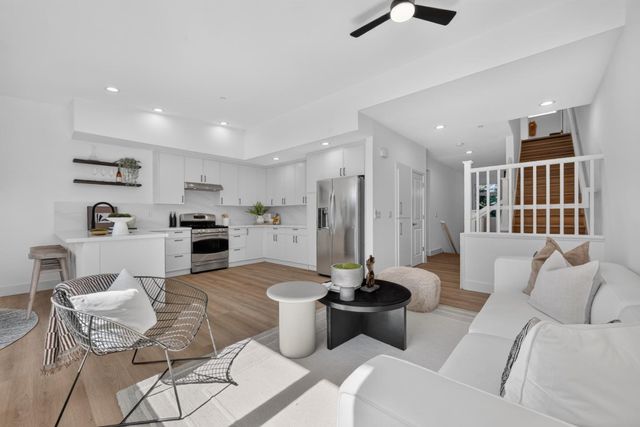 3281 Berryessa Street 3, Palo Alto, CA 94303