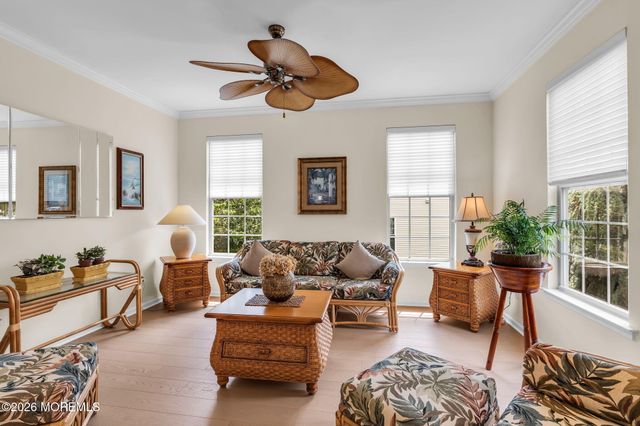 4 Faulkners Place, Barnegat, NJ 08005
