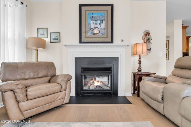 4 Faulkners Place, Barnegat, NJ 08005
