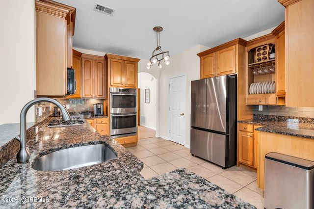 4 Faulkners Place, Barnegat, NJ 08005