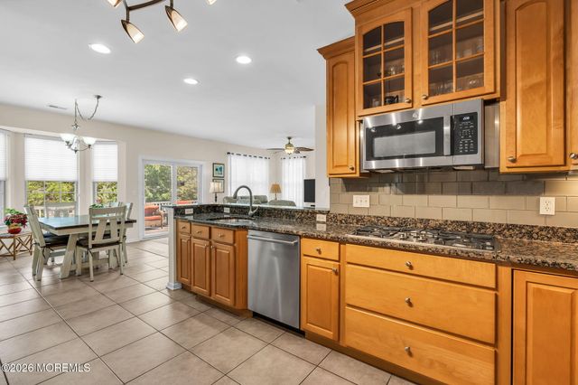 4 Faulkners Place, Barnegat, NJ 08005