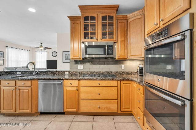 4 Faulkners Place, Barnegat, NJ 08005