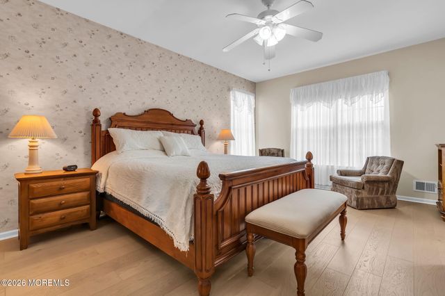 4 Faulkners Place, Barnegat, NJ 08005
