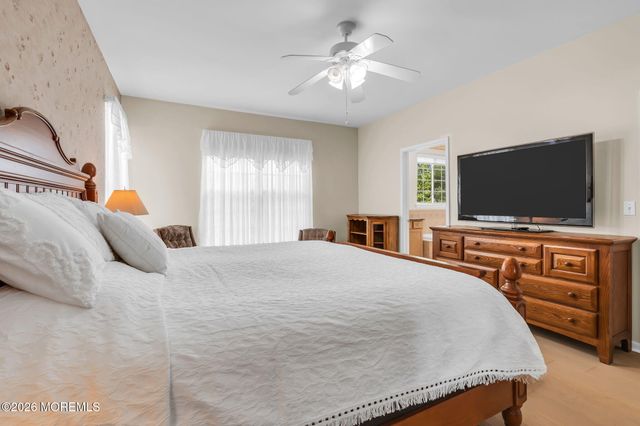 4 Faulkners Place, Barnegat, NJ 08005