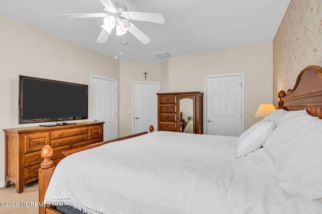 4 Faulkners Place, Barnegat, NJ 08005