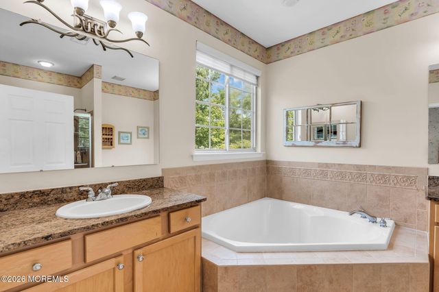 4 Faulkners Place, Barnegat, NJ 08005