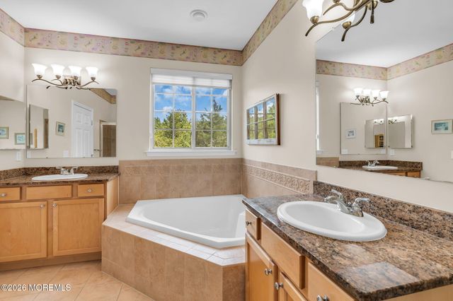 4 Faulkners Place, Barnegat, NJ 08005