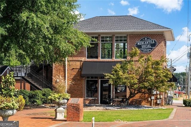 111 Spur Lane, Alpharetta, GA 30009