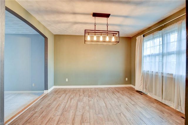 217 Hankins DR, Hampton, VA 23669