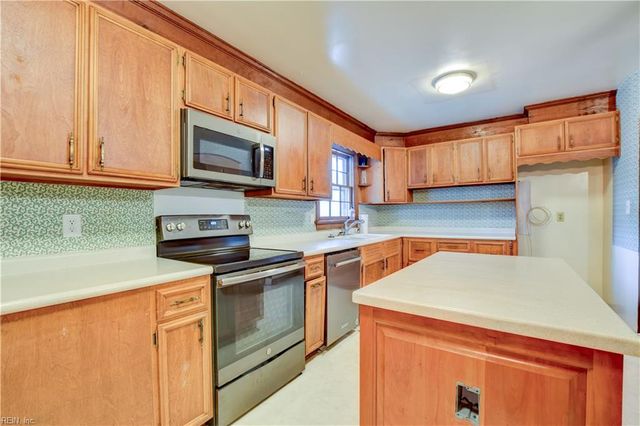 217 Hankins DR, Hampton, VA 23669