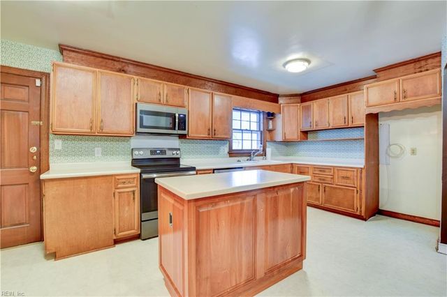 217 Hankins DR, Hampton, VA 23669