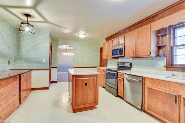217 Hankins DR, Hampton, VA 23669