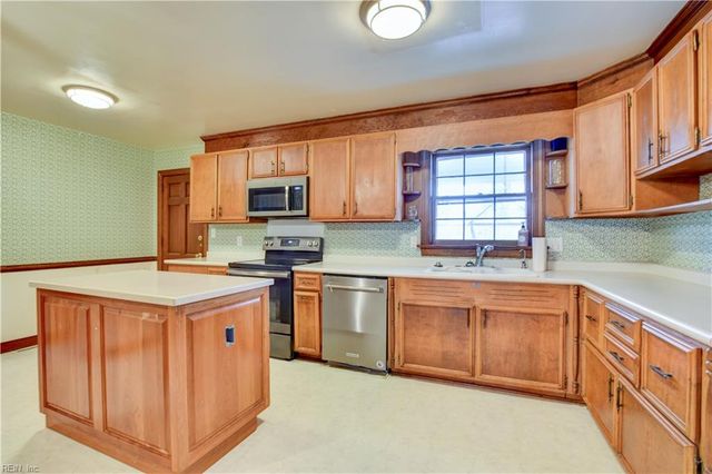 217 Hankins DR, Hampton, VA 23669