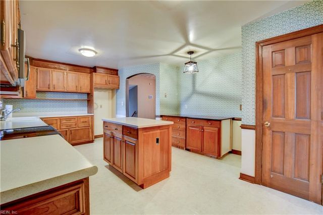217 Hankins DR, Hampton, VA 23669