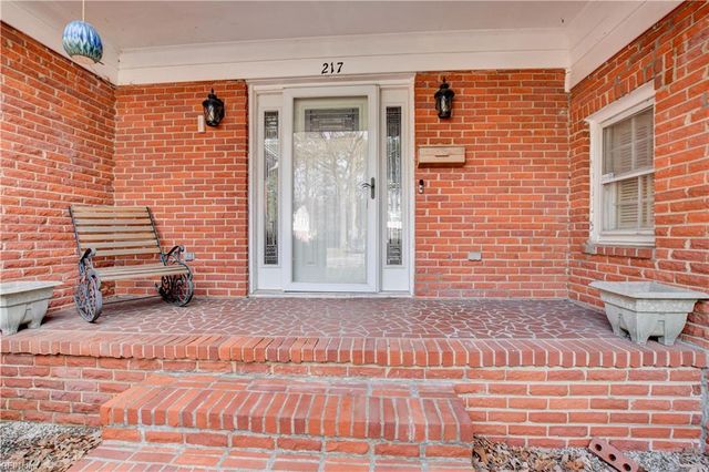 217 Hankins DR, Hampton, VA 23669