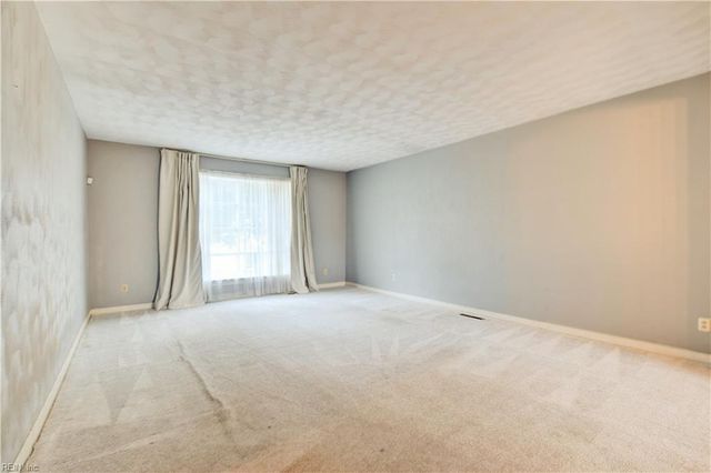 217 Hankins DR, Hampton, VA 23669