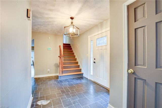217 Hankins DR, Hampton, VA 23669