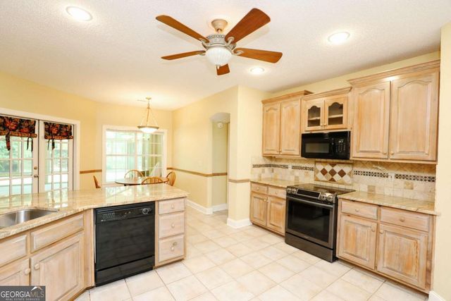 206 Enclave Lane, Newnan, GA 30263