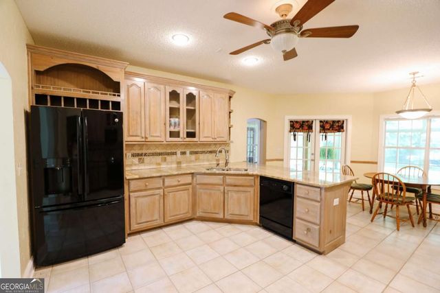 206 Enclave Lane, Newnan, GA 30263