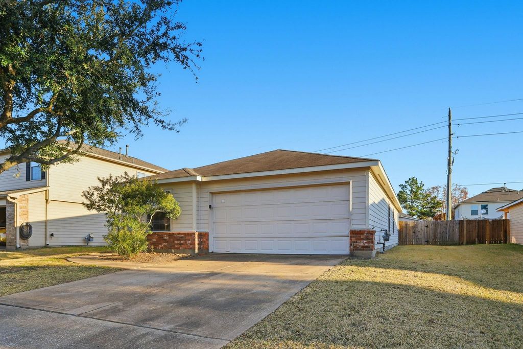 19207 Desert Moon Drive, Cypress, TX 77433