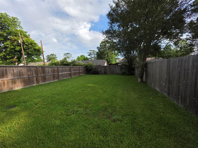1615 Hazelwood Street A, Conroe, TX 77301