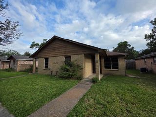 1615 Hazelwood Street A, Conroe, TX 77301