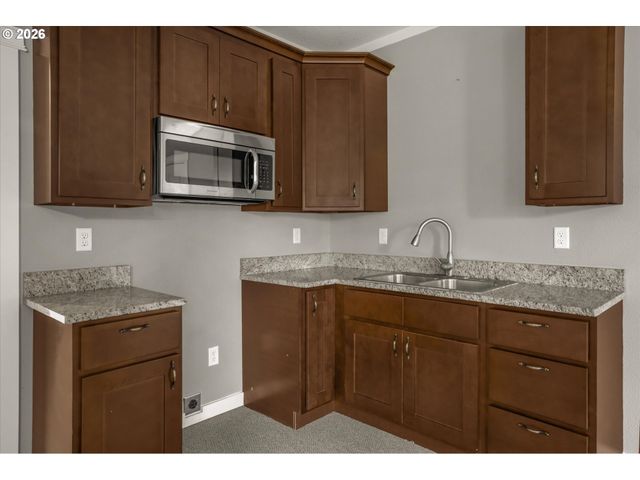 2652 HOO DOO Dr, Salem, OR 97304