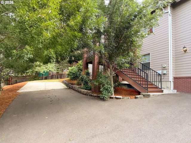 2652 HOO DOO Dr, Salem, OR 97304