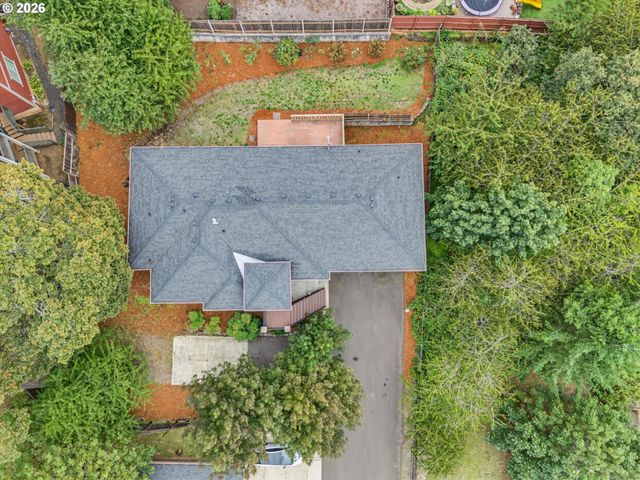 2652 HOO DOO Dr, Salem, OR 97304