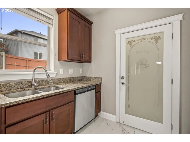 2652 HOO DOO Dr, Salem, OR 97304