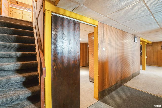 305 8TH Street, Silvis, IL 61282