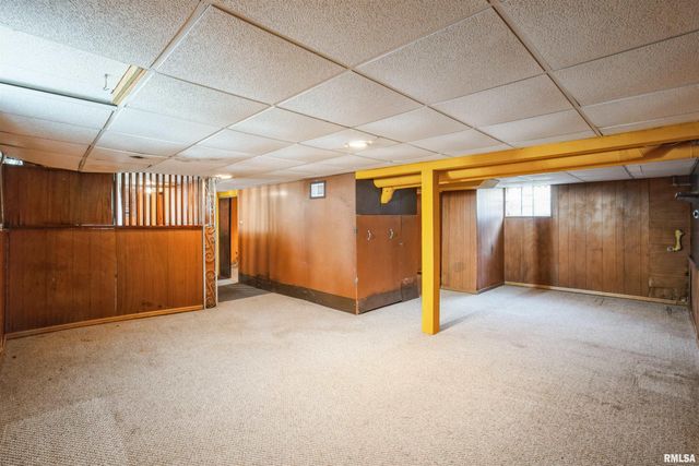 305 8TH Street, Silvis, IL 61282